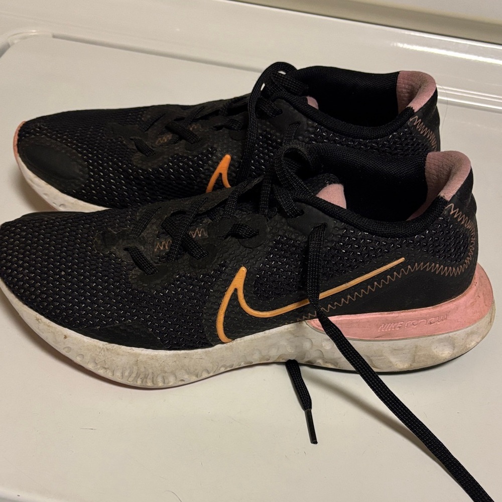 Nike Women's Black and Orange Sneakers